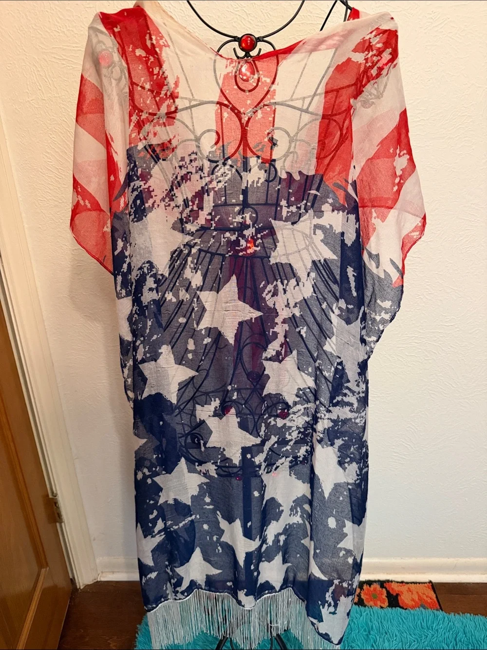 🆓🆓🆓FREE w/PURCHASE🆓🆓🆓Red & White Sheer Scarf Wrap